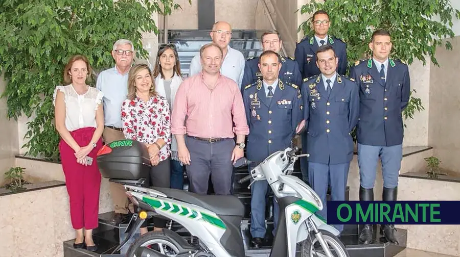 GNR de Almeirim com nova mota oferecida pelo município GNR de Almeirim com nova mota oferecida pelo município