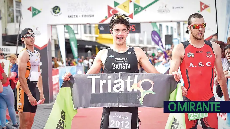 Ricardo Batista em primeiro lugar no Triatlo de Peniche 