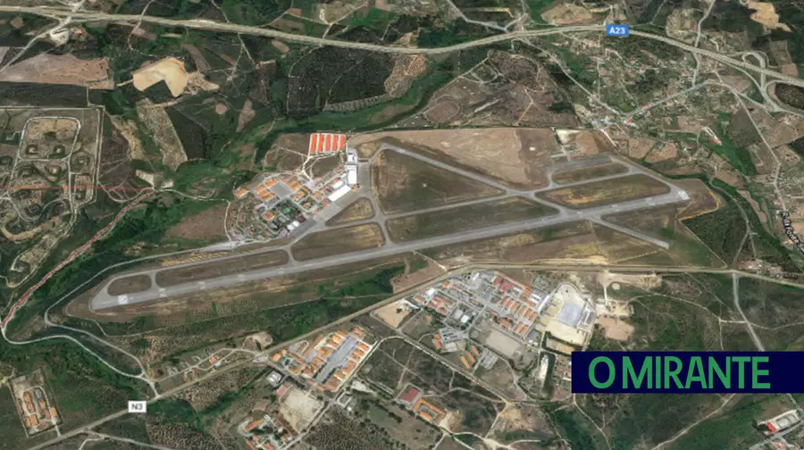 Autarcas do Médio Tejo pedem solução rápida para Aérodromo de Tancos