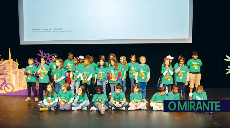 Alunos de Vialonga e Alcanena vencem concursos sobre eficiência energética Alunos de Vialonga e Alcanena vencem concursos sobre eficiência energética