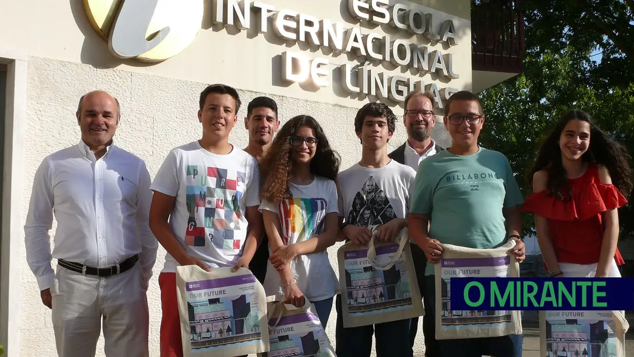 Escola Internacional de Línguas recebe prémio pelo British Council