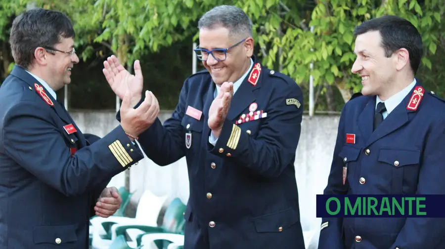 David Lobato já é comandante efectivo dos Bombeiros Municipais do Cartaxo David Lobato já é comandante efectivo dos Bombeiros Municipais do Cartaxo