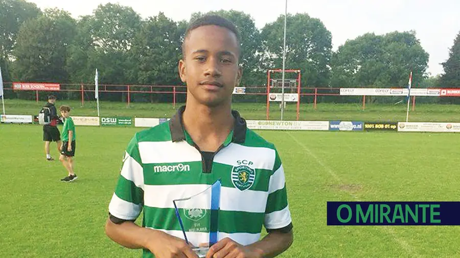 Jovem futebolista de Almeirim brilha no Sporting Jovem futebolista de Almeirim brilha no Sporting