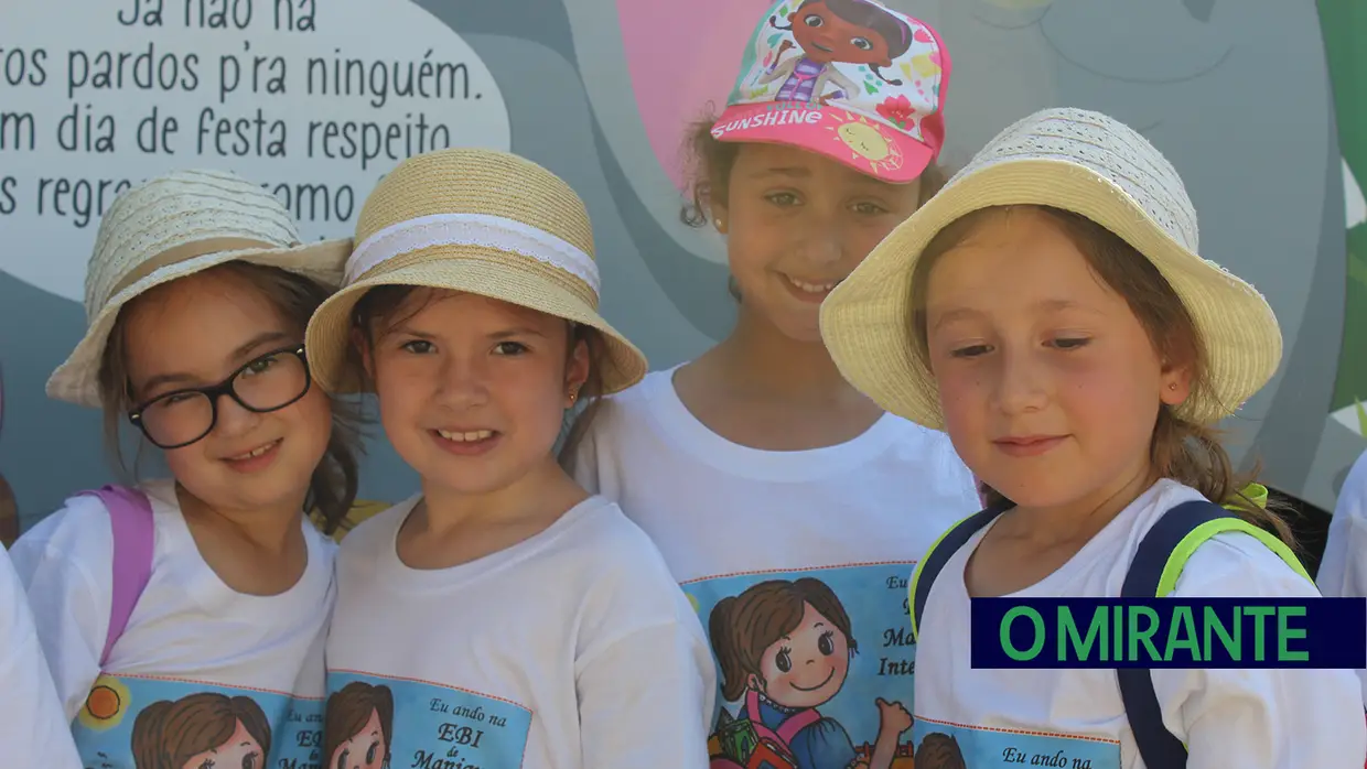 Crianças e idosos convivem na iniciativa "UM DIA NO CAMPO" em Azambuja