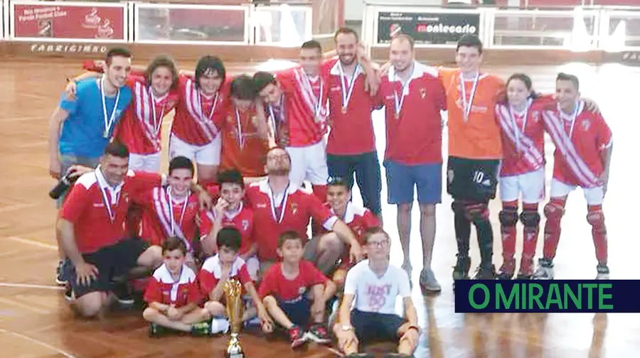 Iniciados do Vilafranquense ganham Taça APL de hóquei em patins