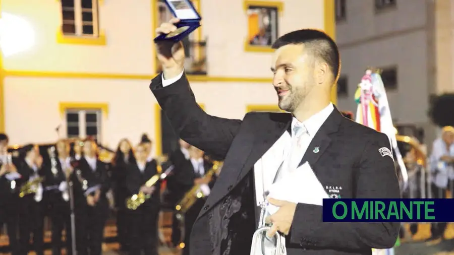 Pedro Gentil recebe Medalha da Freguesia da Carregueira 