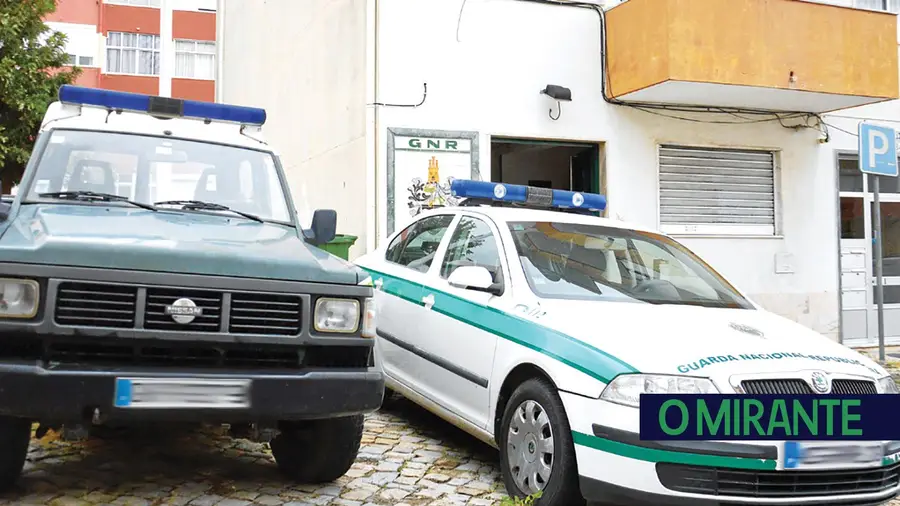 Militares continuam à espera de um quartel com condições mínimas para trabalhar Militares continuam à espera de um quartel com condições mínimas para trabalhar