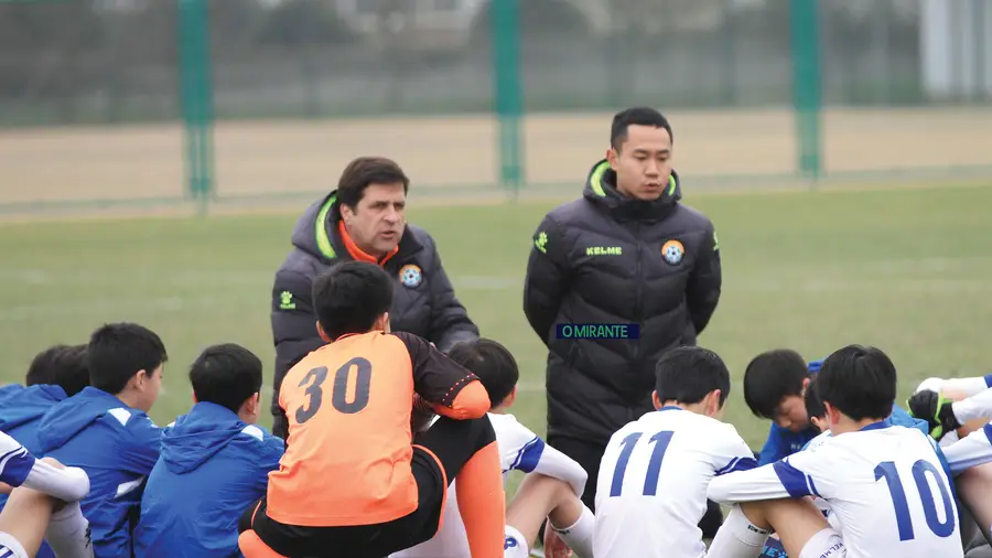 Tiago Capaz deixou de treinar homens em Coruche para formar jovens atletas na China Tiago Capaz deixou de treinar homens em Coruche para formar jovens atletas na China