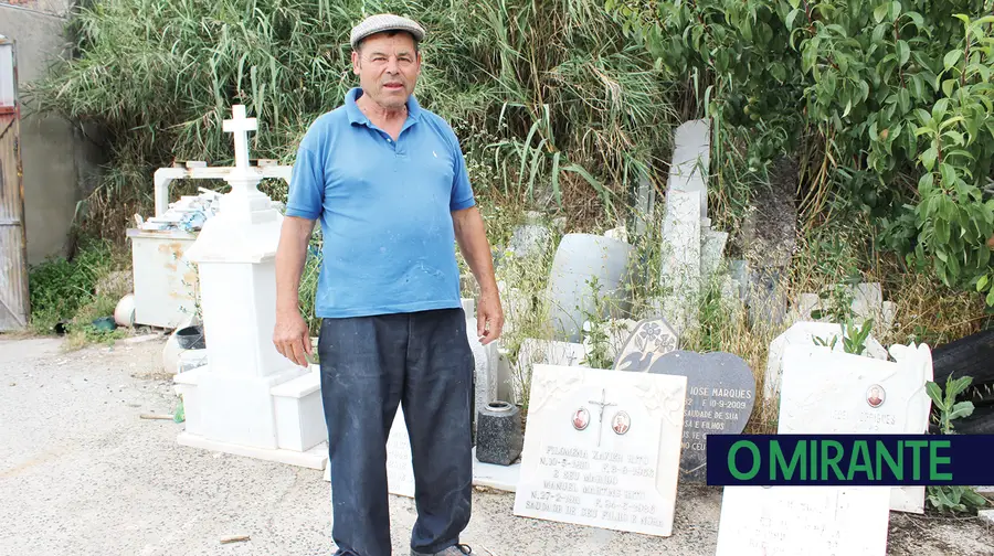 Os crematórios estão a acabar com o negócio das campas e lápides