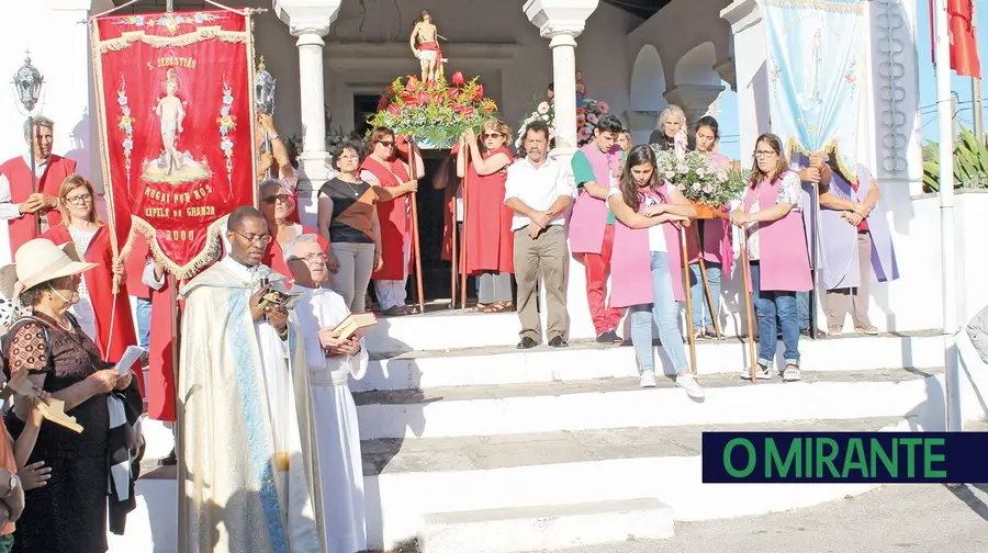 Comunidade da Granja unida na procissão em honra do Padroeiro São Sebastião Comunidade da Granja unida na procissão em honra do Padroeiro São Sebastião