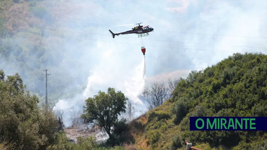 Incêndio em Alcanede inspira mais preocupação a bombeiros