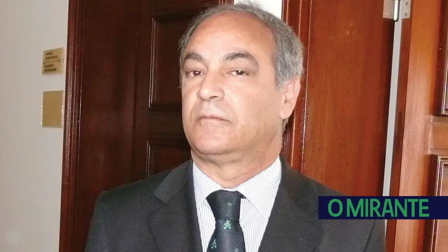 Carlos Ferreira é o novo director do Agrupamento de Centros de Saúde da Lezíria Carlos Ferreira é o novo director do Agrupamento de Centros de Saúde da Lezíria
