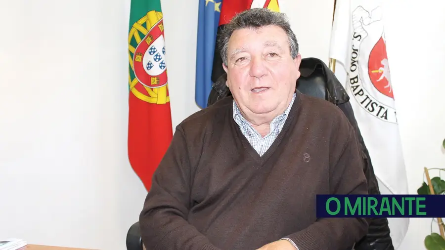 Falta da limpeza das bermas das estradas põe vidas em risco Falta da limpeza das bermas das estradas põe vidas em risco