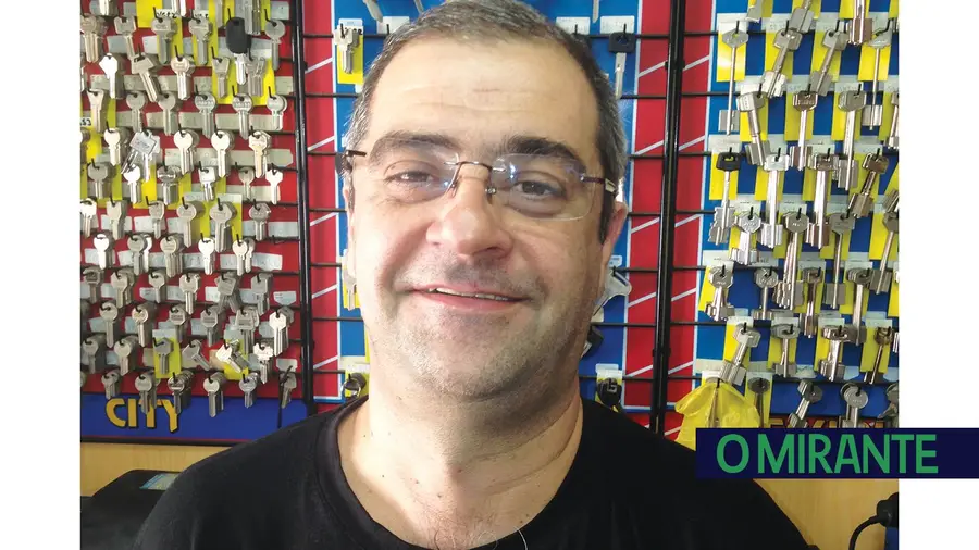 “No cartaz das festas devia haver melhores artistas para dar mais visibilidade à cidade” “No cartaz das festas devia haver melhores artistas para dar mais visibilidade à cidade”