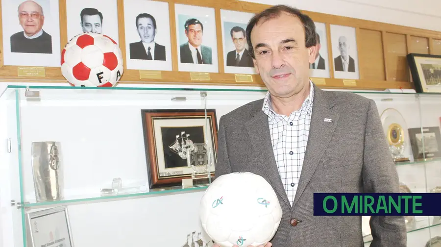 Associação de Futebol de Santarém mantém apoios a clubes Associação de Futebol de Santarém mantém apoios a clubes