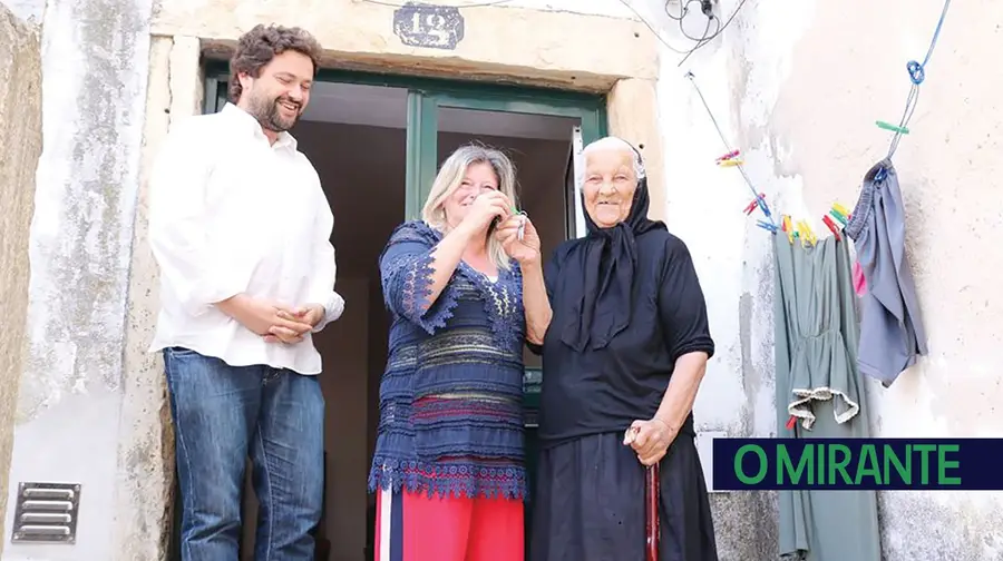 A primeira casa aos 92 anos de idade A primeira casa aos 92 anos de idade