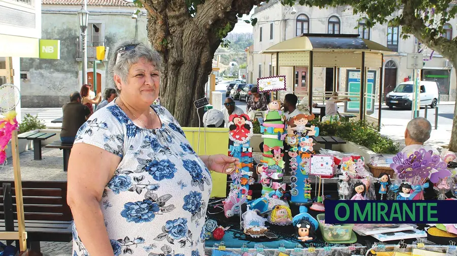 Nas várias mostras de artesanato presentes Nas várias mostras de artesanato presentes