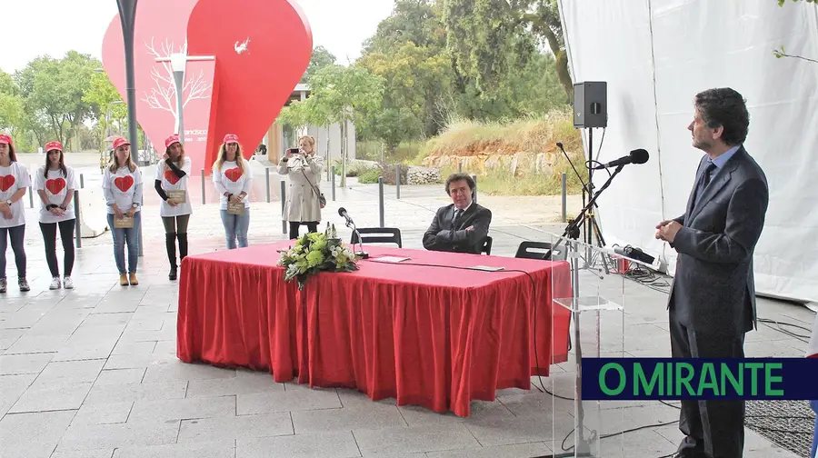 Autor do Coração de Fátima desanca no actual presidente de Ourém Autor do Coração de Fátima desanca no actual presidente de Ourém