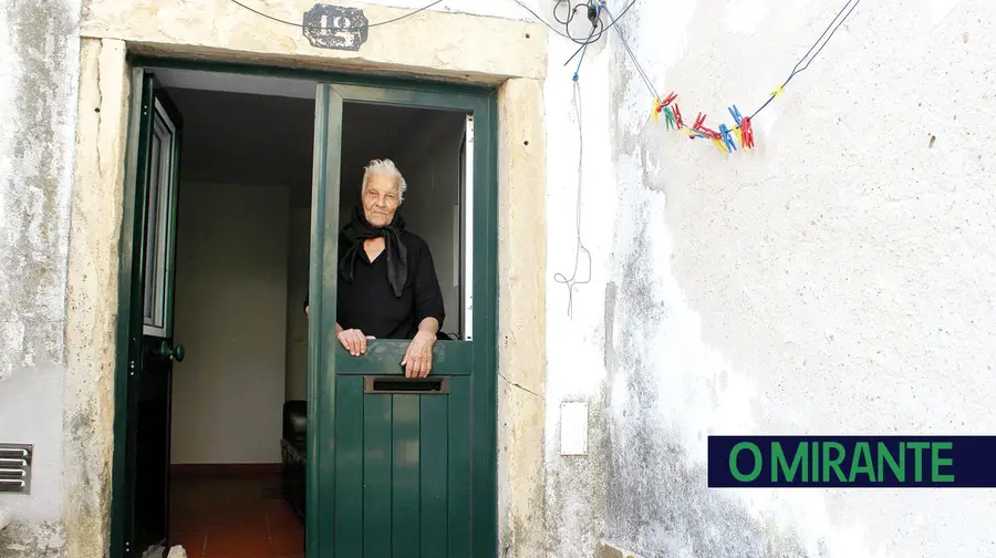 A nova vida de Maria que aos 92 anos vive pela primeira vez numa casa A nova vida de Maria que aos 92 anos vive pela primeira vez numa casa