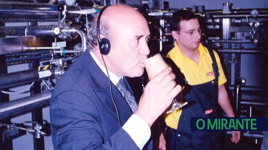 Corria o ano de 2002 quando Sousa Cintra Corria o ano de 2002 quando Sousa Cintra
