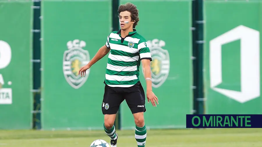 Jogador de Almeirim trabalhou com equipa principal do Sporting