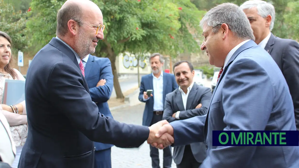 Ministro do Ambiente entrega viaturas a Vigilantes da Natureza em Torres Novas