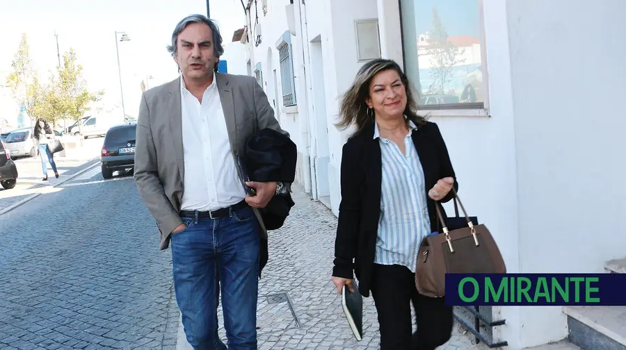 Presidente de Almeirim chuta para canto caso da condenação da vereadora Presidente de Almeirim chuta para canto caso da condenação da vereadora
