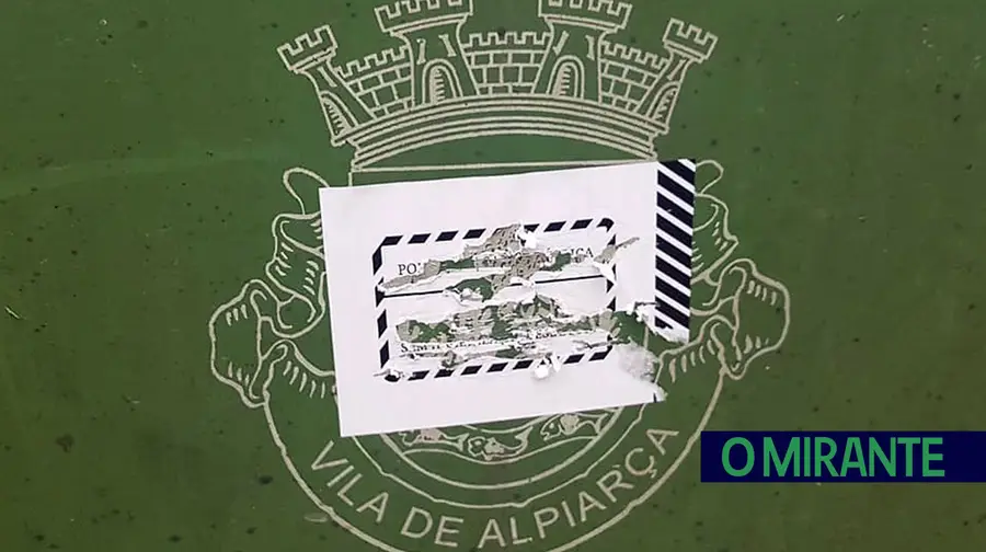 Câmara de Alpiarça apresenta queixa por vandalismo em centenas de contentores do lixo