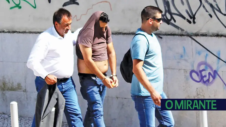 Vizinhança envergonhada com envolvimento de António Joaquim no homicídio de triatleta Vizinhança envergonhada com envolvimento de António Joaquim no homicídio de triatleta