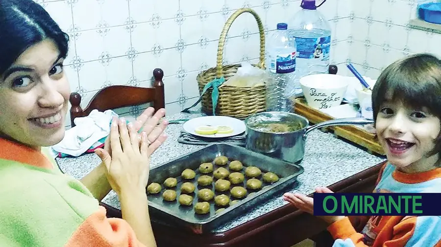 Abdicou de uma carreira profissional para tratar da família e sente-se feliz Abdicou de uma carreira profissional para tratar da família e sente-se feliz