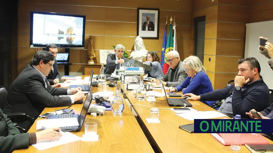Orçamento de Ourém privilegia economia, saneamento e requalificação urbana Orçamento de Ourém privilegia economia, saneamento e requalificação urbana