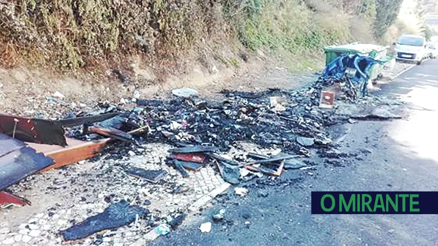 Ecoponto queimado prejudica recolha de lixo no Forte da Casa Ecoponto queimado prejudica recolha de lixo no Forte da Casa