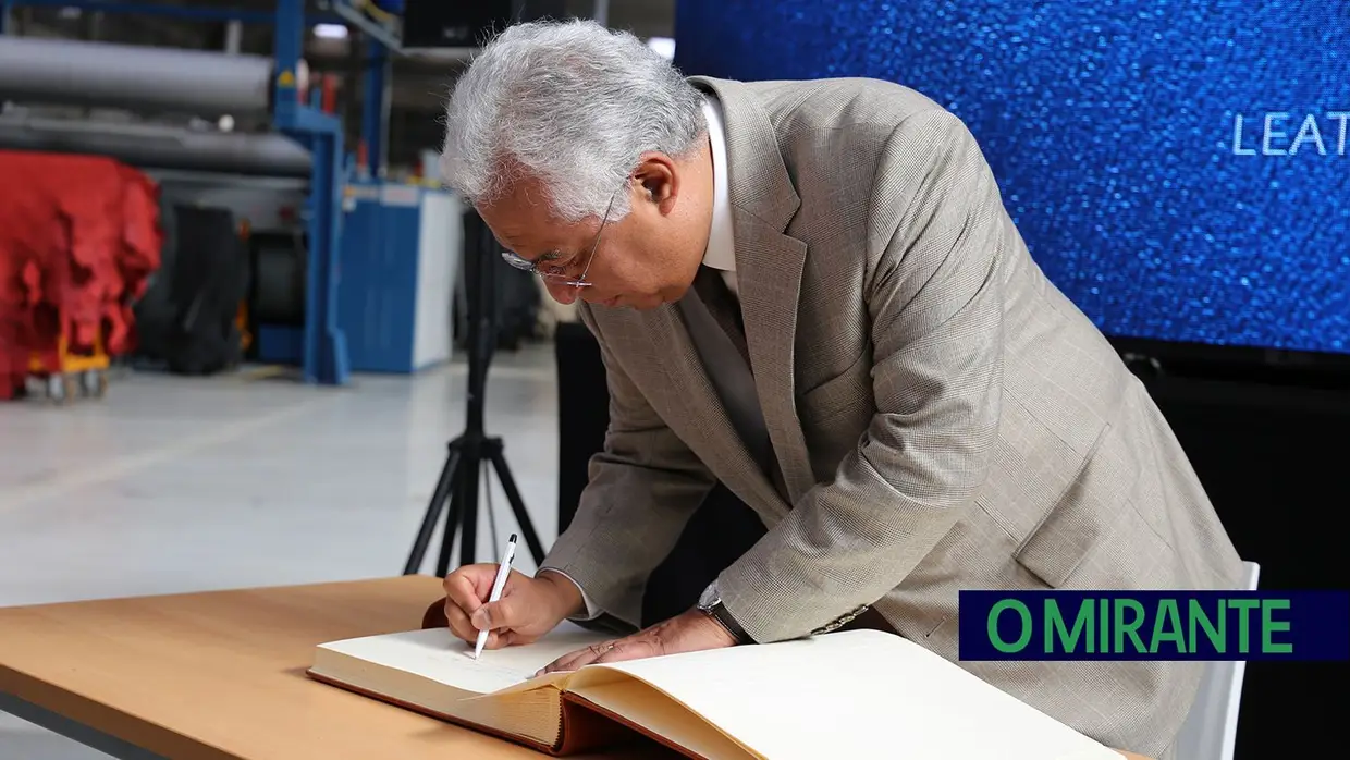 António Costa visita Couro Azul em Alcanena