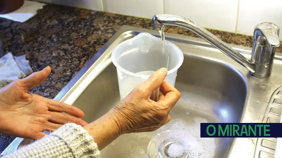 Mais cinco litros se faz favor...