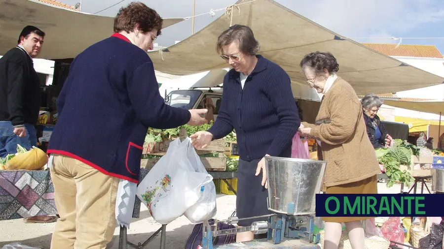 Feira anual de Pernes volta a ser um amplo local de convívio e animação Feira anual de Pernes volta a ser um amplo local de convívio e animação