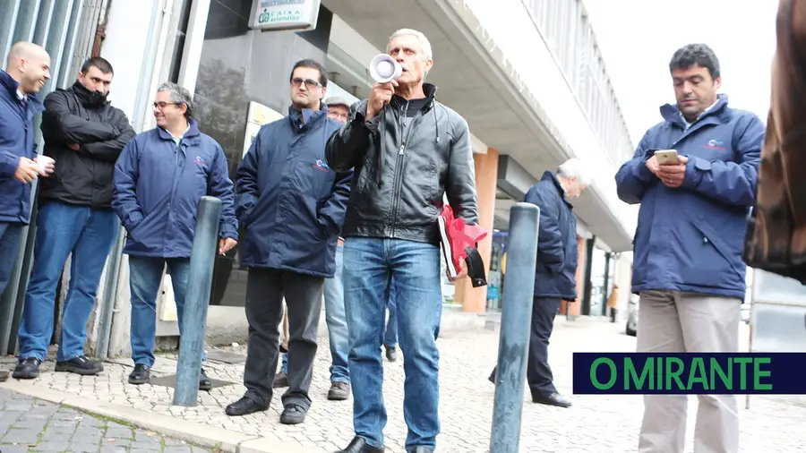 Trabalhadores de rodoviárias de Santarém e Leiria voltam à greve em Janeiro Trabalhadores de rodoviárias de Santarém e Leiria voltam à greve em Janeiro