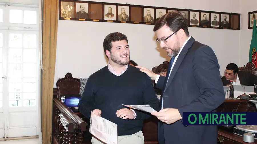Dois jovens estudantes de Santarém Dois jovens estudantes de Santarém