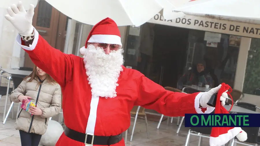 É preciso ter boa disposição e gostar de crianças para se ser um bom Pai Natal É preciso ter boa disposição e gostar de crianças para se ser um bom Pai Natal