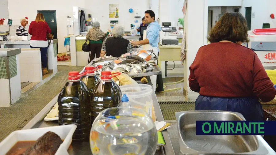 Requalificação do mercado de Alhandra não ata nem desata Requalificação do mercado de Alhandra não ata nem desata