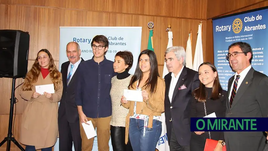 Rotary Club de Abrantes atribuiu bolsas de estudo Rotary Club de Abrantes atribuiu bolsas de estudo