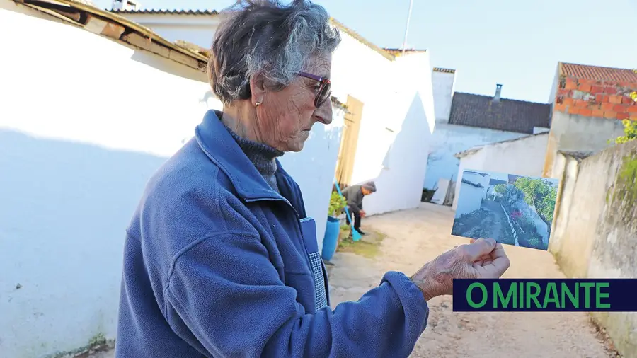 Má vizinhança por causa de serventia em Vila Chã de Ourique