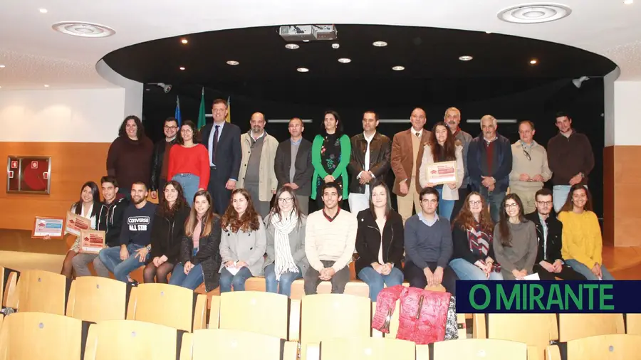 Bolsas de estudo da Câmara de Mação apoiam 18 alunos do concelho Bolsas de estudo da Câmara de Mação apoiam 18 alunos do concelho