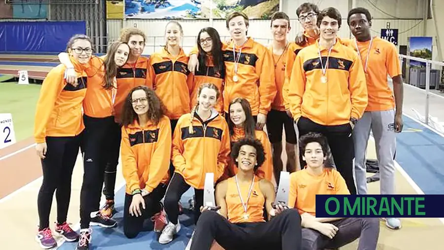 A Escola de Atletismo do Cartaxo A Escola de Atletismo do Cartaxo
