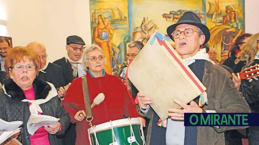 Como manda a tradição, uma centena de elementos de grupos do concelho de Vila Franca de Xira Como manda a tradição, uma centena de elementos de grupos do concelho de Vila Franca de Xira