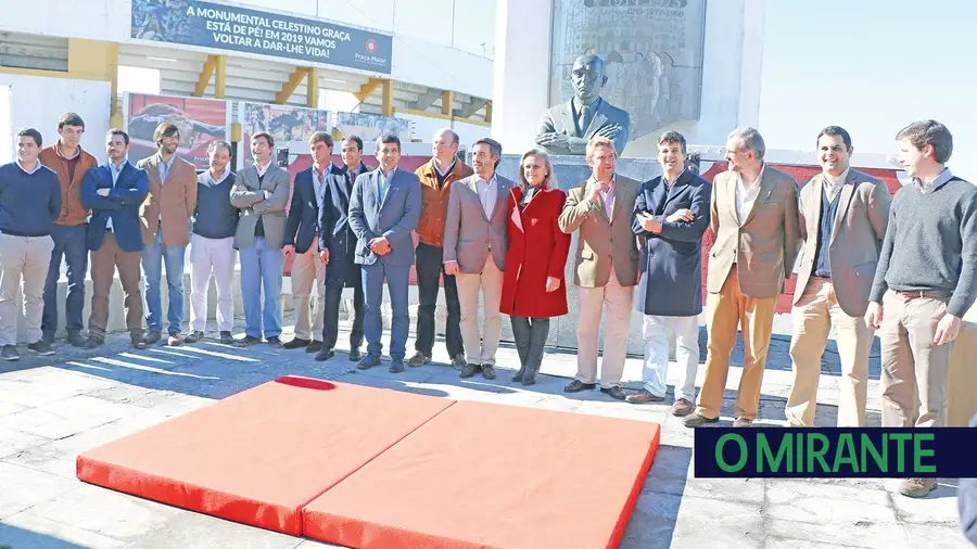 Antigos forcados querem dar nova dinâmica à praça de touros de Santarém Antigos forcados querem dar nova dinâmica à praça de touros de Santarém