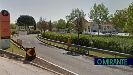 Trinta pessoas furtam loja no centro Campera do Carregado