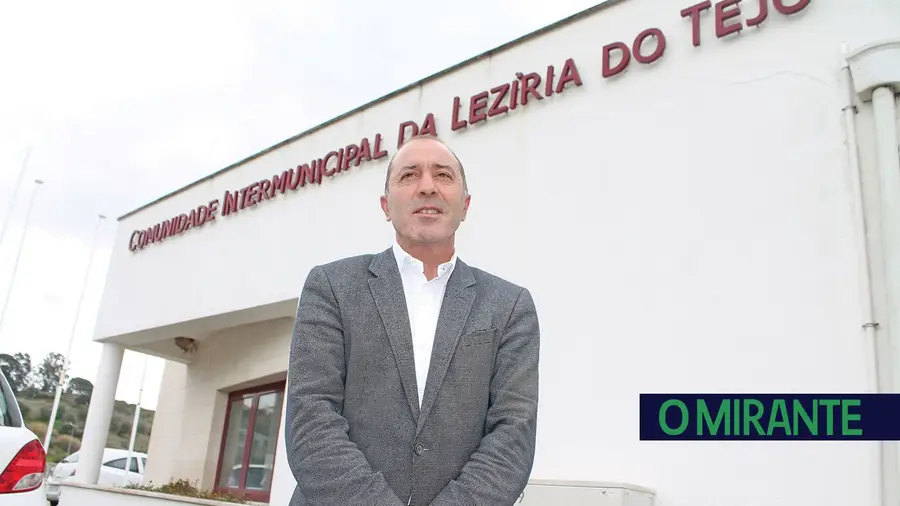 Presidentes de câmara têm que ir para Lisboa bater às portas e não terem vergonha Presidentes de câmara têm que ir para Lisboa bater às portas e não terem vergonha