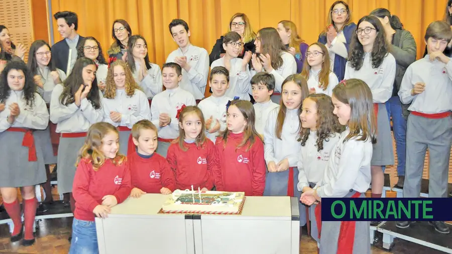 O Coral Infantil e Juvenil de Ourém O Coral Infantil e Juvenil de Ourém
