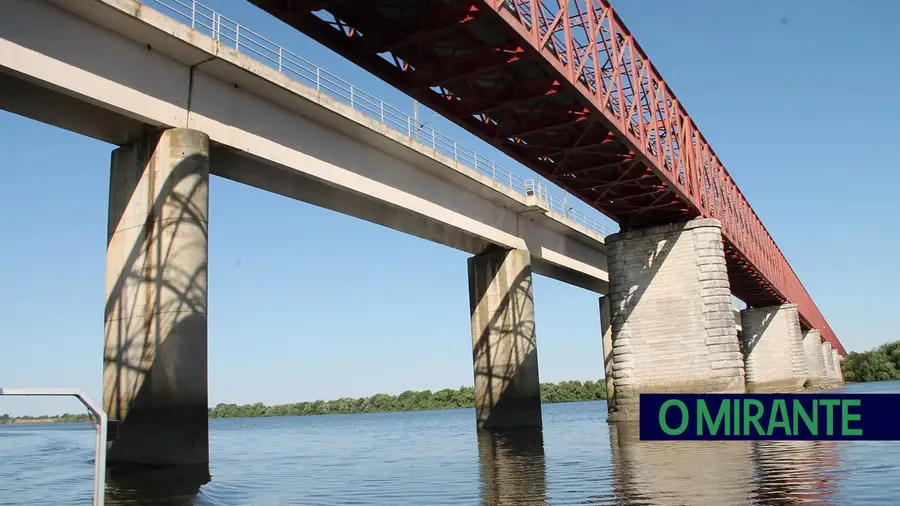 Infraestruturas de Portugal vai avaliar alargamento da ponte D. Amélia