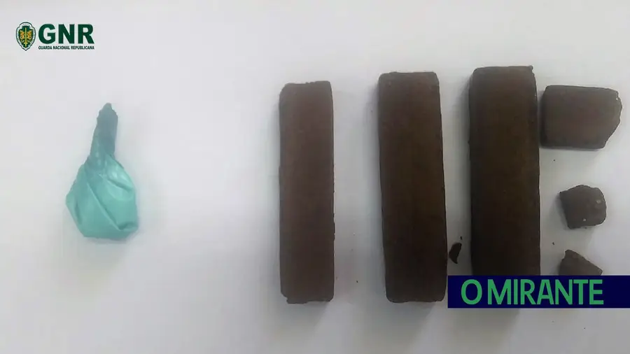 Detido em Torres Novas por posse de cocaína e haxixe Detido em Torres Novas por posse de cocaína e haxixe